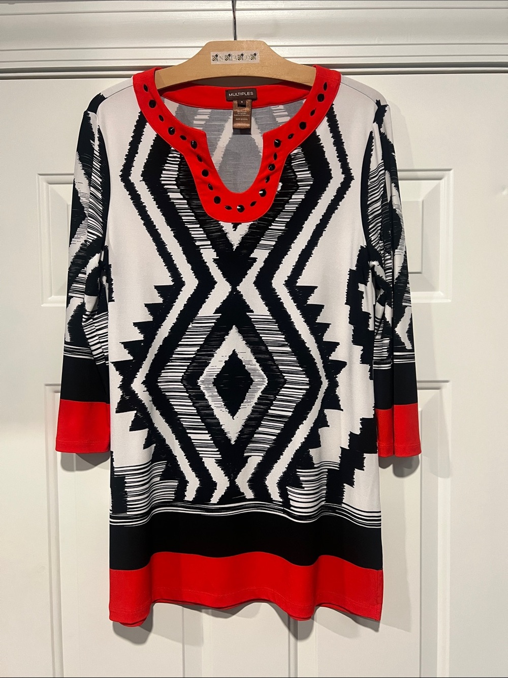 Multiples Sz S Black White Tunic Orange/Red Trim‎ Beaded Neck Pattern Artsy